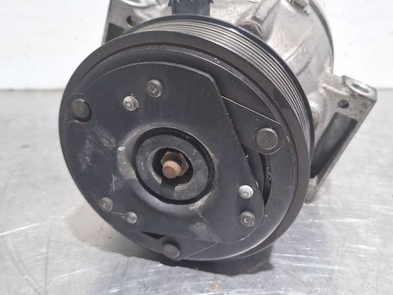 Recambio de compresor aire acondicionado para renault laguna referencia OEM IAM 8200421410  
