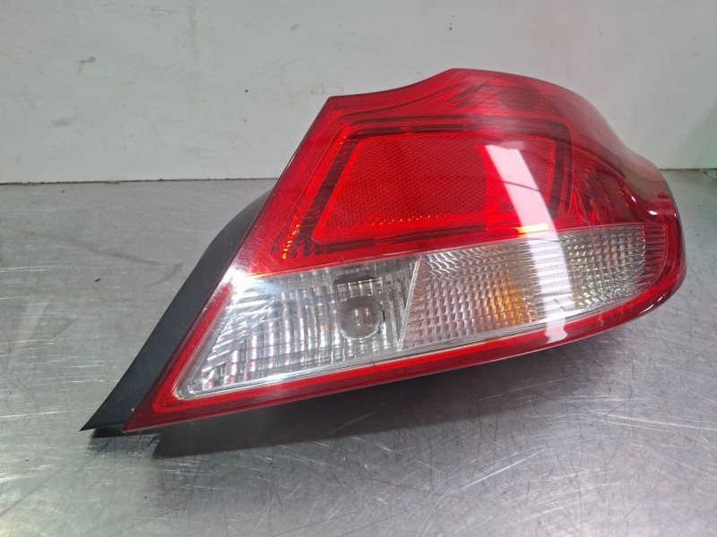 Recambio de piloto trasero derecho para opel insignia limousine hb referencia OEM IAM   