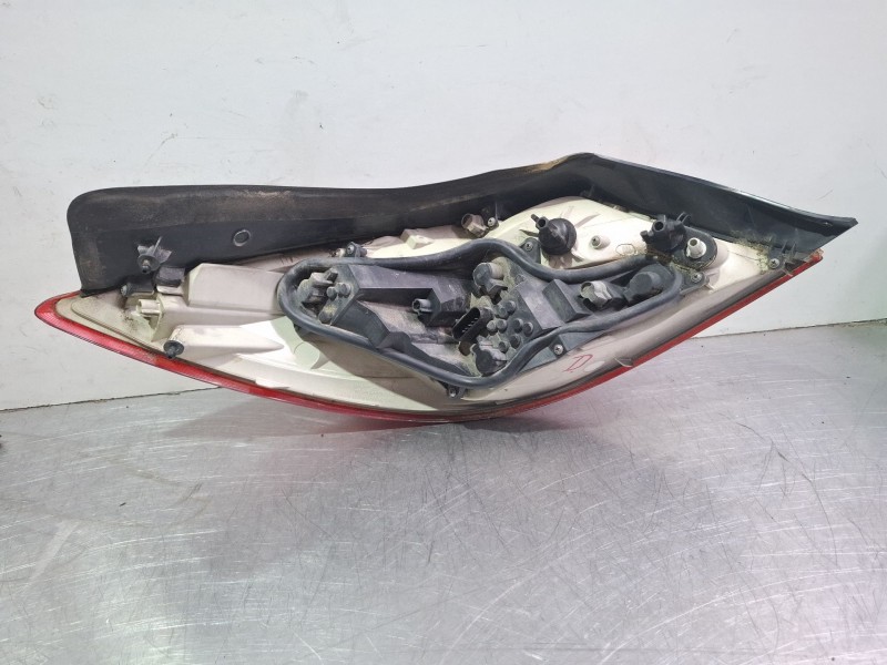 Recambio de piloto trasero derecho para opel insignia limousine hb referencia OEM IAM   
