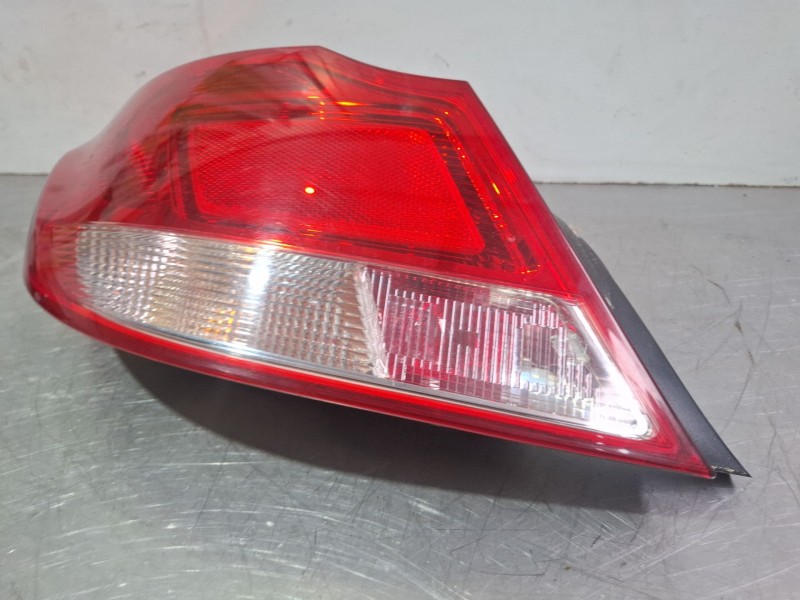 Recambio de piloto trasero izquierdo para opel insignia limousine hb referencia OEM IAM   