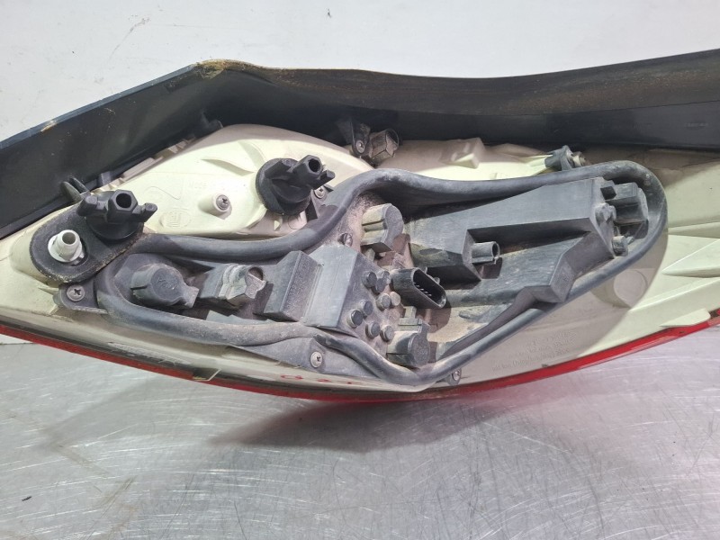 Recambio de piloto trasero izquierdo para opel insignia limousine hb referencia OEM IAM   