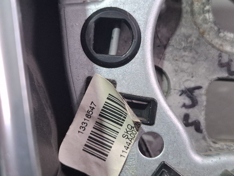 Recambio de volante (sin airbag) para opel insignia limousine hb referencia OEM IAM 13316547  