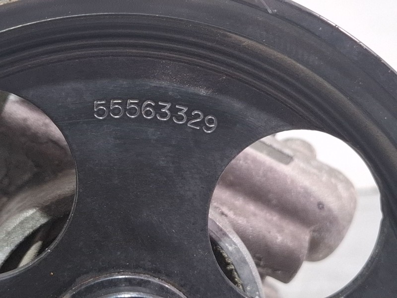 Recambio de bomba direccion asistida para opel insignia limousine hb referencia OEM IAM 55563329  