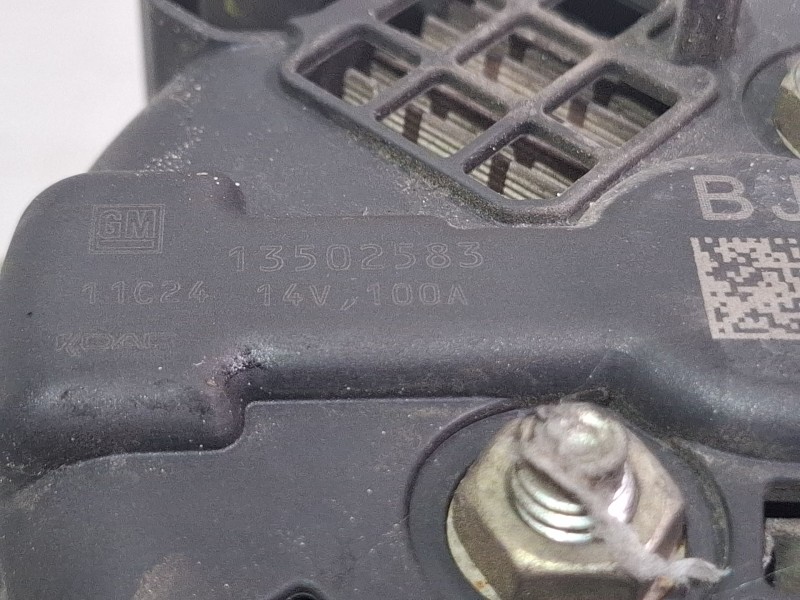 Recambio de alternador para opel insignia limousine hb referencia OEM IAM 3502583  