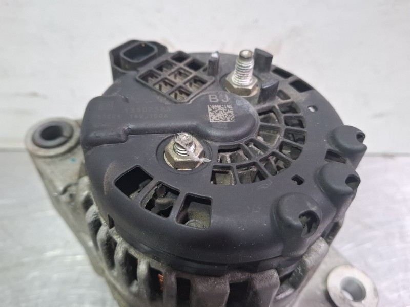 Recambio de alternador para opel insignia limousine hb referencia OEM IAM 3502583  