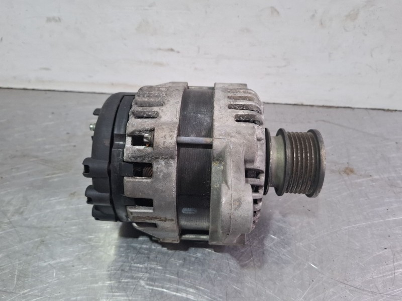 Recambio de alternador para opel insignia limousine hb referencia OEM IAM 3502583  