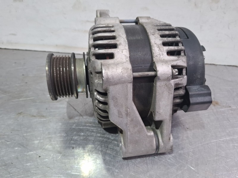Recambio de alternador para opel insignia limousine hb referencia OEM IAM 3502583  