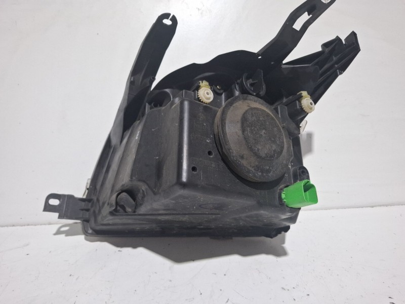 Recambio de faro delantero derecho para ford fusion referencia OEM IAM   