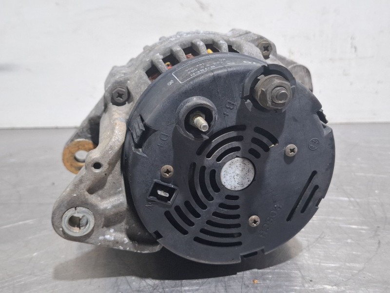 Recambio de alternador para nissan atleon 120 referencia OEM IAM 0123310052  