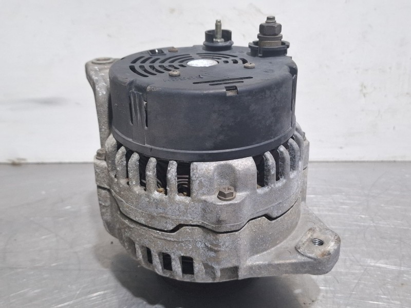Recambio de alternador para nissan atleon 120 referencia OEM IAM 0123310052  
