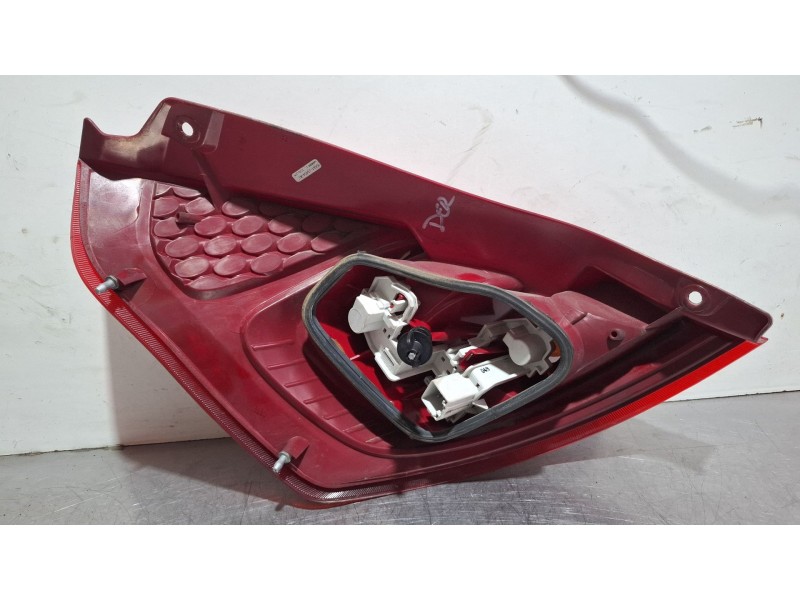 Recambio de piloto trasero derecho para ford fiesta referencia OEM IAM 8A6113404-AC  