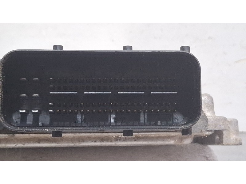 Recambio de centralita motor para hyundai santa fe referencia OEM IAM 0281013584 / 39113-27825  
