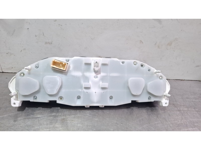 Recambio de cuenta kilometros para peugeot 208 referencia OEM IAM 9825986180  