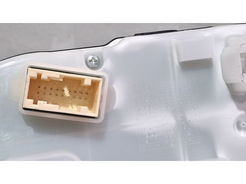 Recambio de cuenta kilometros para peugeot 208 referencia OEM IAM 9825986180  