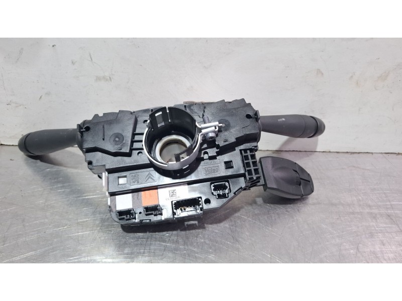 Recambio de mando multifuncion para peugeot 208 referencia OEM IAM 98237120ZD00  