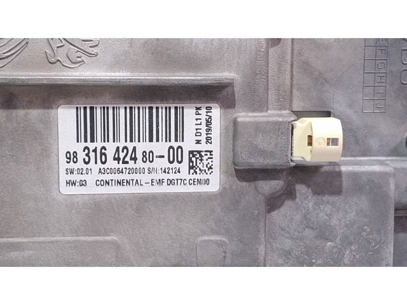 Recambio de pantalla multifuncion para peugeot 208 referencia OEM IAM 983164248000  