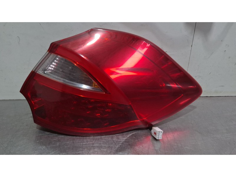 Recambio de piloto trasero derecho para kia ceed referencia OEM IAM 92402-A2200  