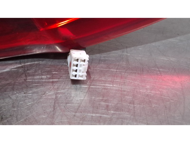 Recambio de piloto trasero derecho para kia ceed referencia OEM IAM 92402-A2200  