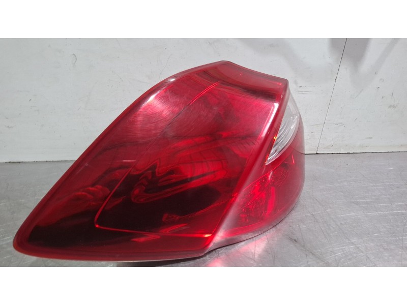 Recambio de piloto trasero izquierdo para kia ceed referencia OEM IAM 9241-A2200  