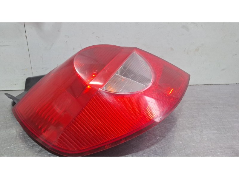 Recambio de piloto trasero izquierdo para renault clio referencia OEM IAM 89035079  