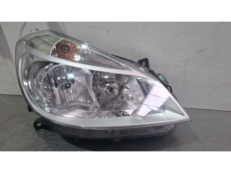 Recambio de faro delantero derecho para renault clio referencia OEM IAM 770106  