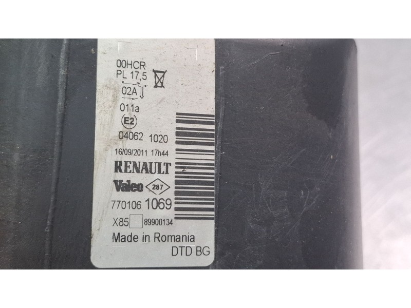 Recambio de faro delantero derecho para renault clio referencia OEM IAM 770106  