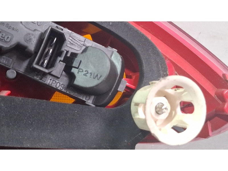 Recambio de piloto carrocería trasero izquierdo para seat leon 1.6 referencia OEM IAM E95822  
