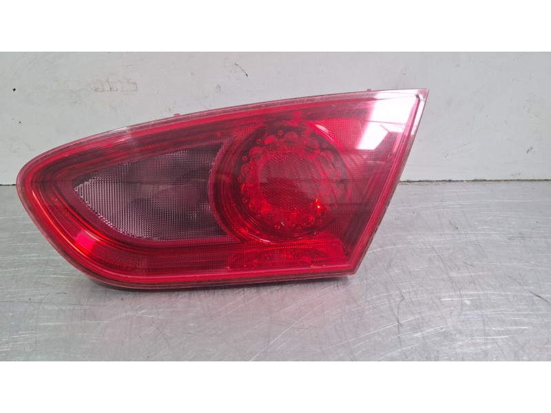 Recambio de piloto porton trasero derecho para seat leon 1.6 referencia OEM IAM 1P0945094F  