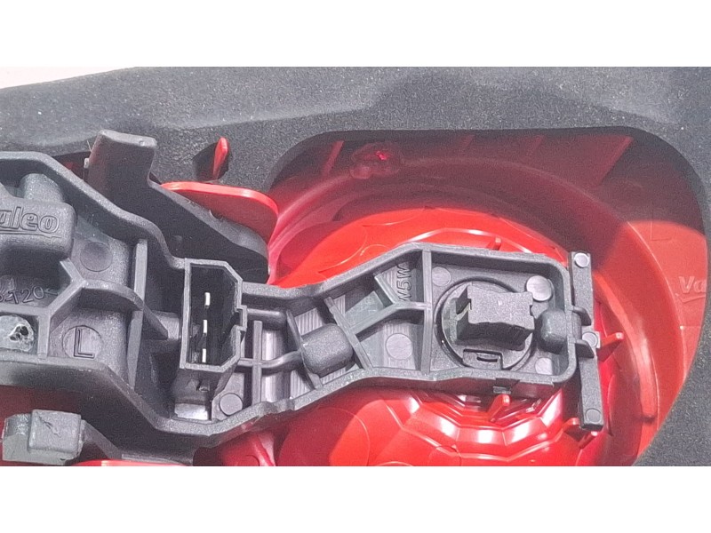 Recambio de piloto porton trasero izquierdo para seat leon 1.6 referencia OEM IAM 1P0945093F  