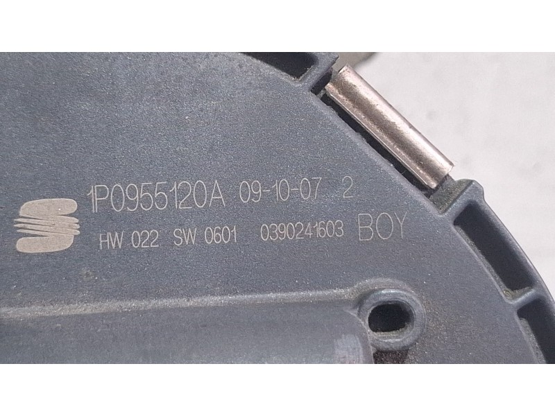 Recambio de motor limpiaparabrisas delantero derecho para seat leon 1.6 referencia OEM IAM 1P0955024B / 3397020918  