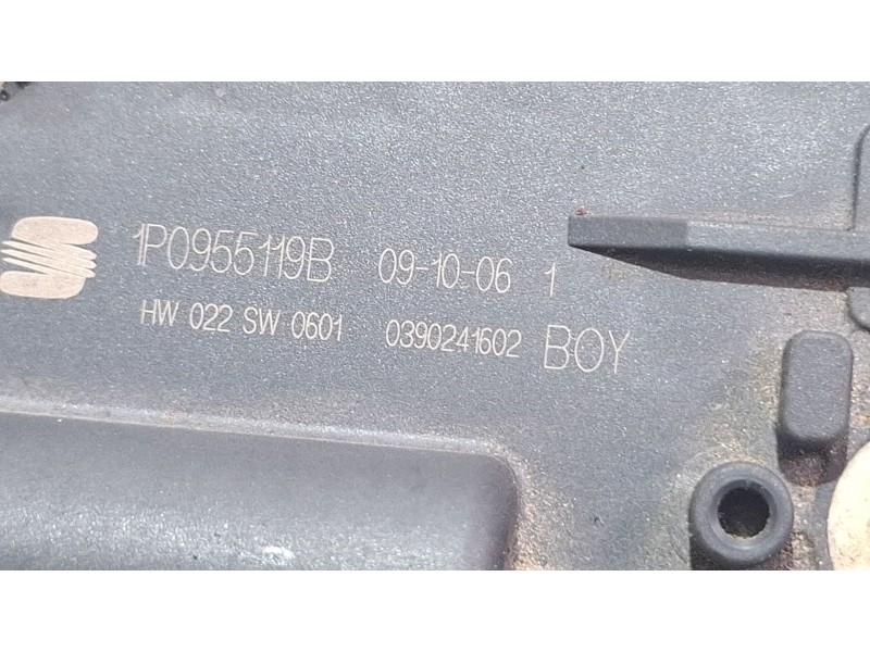 Recambio de motor limpiaparabrisas delantero izquierdo para seat leon 1.6 referencia OEM IAM 1P0955023C  