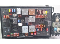 Recambio de caja reles / fusibles para opel astra referencia OEM IAM 13368645   2
