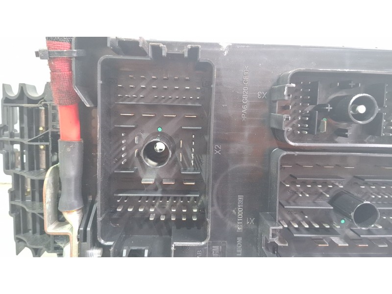 Recambio de caja reles / fusibles para opel astra referencia OEM IAM 13368645  