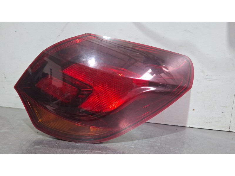 Recambio de piloto trasero derecho para opel astra referencia OEM IAM I090098  