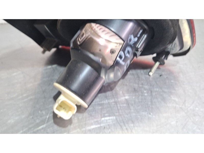 Recambio de piloto porton trasero derecho para nissan qashqai referencia OEM IAM 89071064 / 26550JD800  