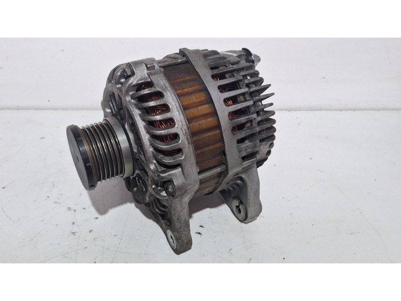 Recambio de alternador para nissan qashqai referencia OEM IAM 23100JD200  