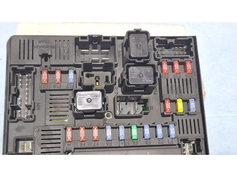 Recambio de caja reles / fusibles para nissan qashqai referencia OEM IAM 284B7JD000  