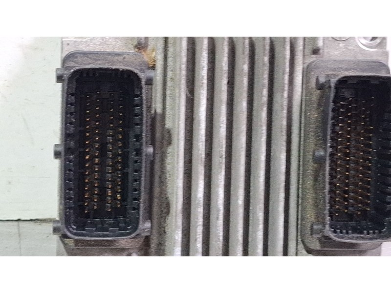 Recambio de centralita motor para opel corsa referencia OEM IAM 8972272258 / 09389429  