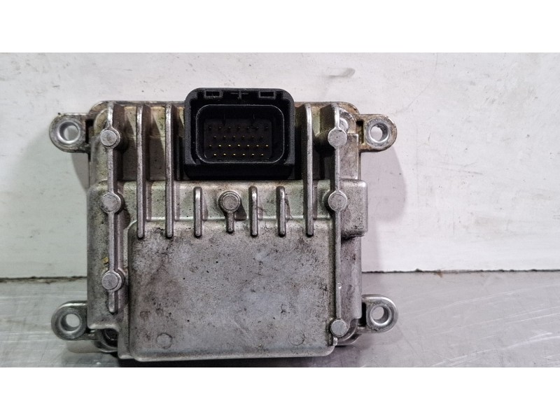 Recambio de centralita inyeccion para opel corsa referencia OEM IAM 8971891363 / 16267710  