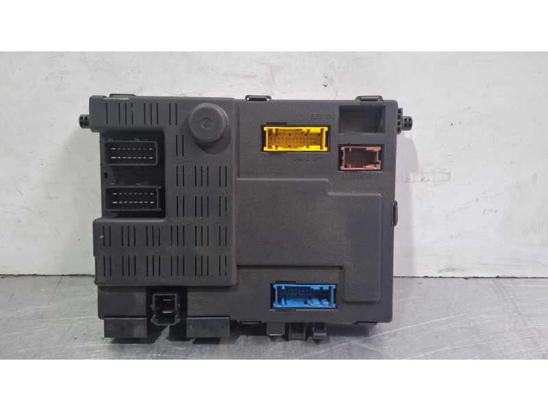 Recambio de caja reles / fusibles para citroën xsara picasso referencia OEM IAM 9642409480 / 73005812  
