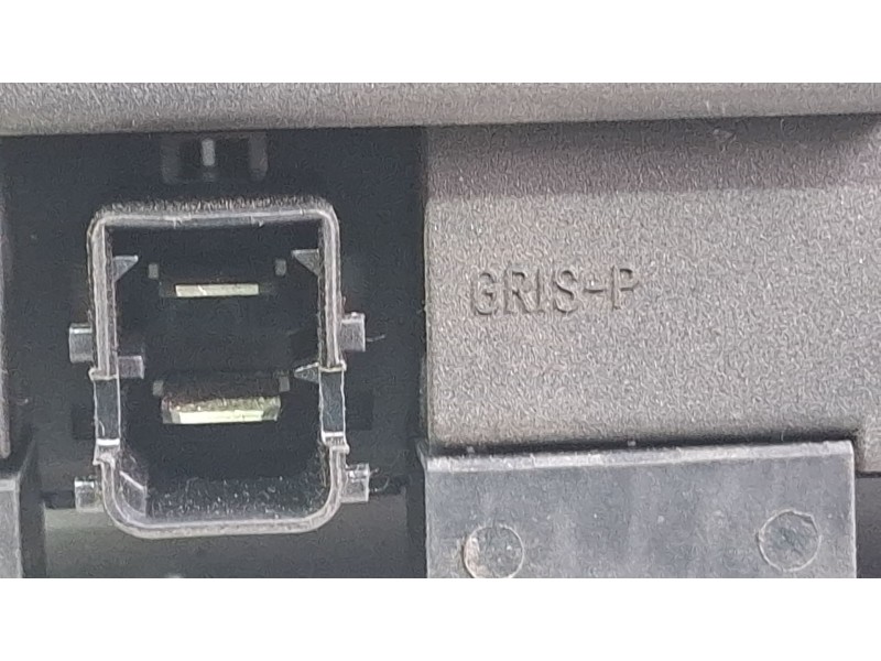 Recambio de caja reles / fusibles para citroën xsara picasso referencia OEM IAM 9642409480 / 73005812  