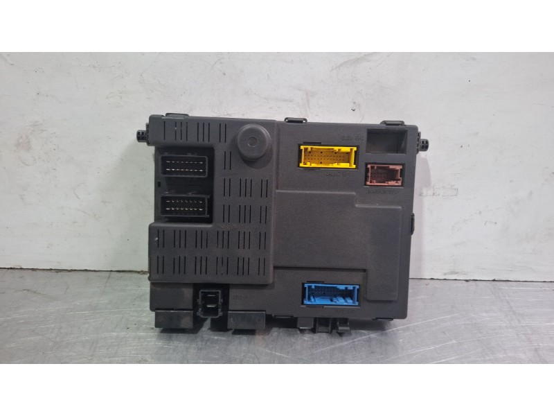 Recambio de caja reles / fusibles para citroën xsara picasso referencia OEM IAM 9642409480 / 73005812  