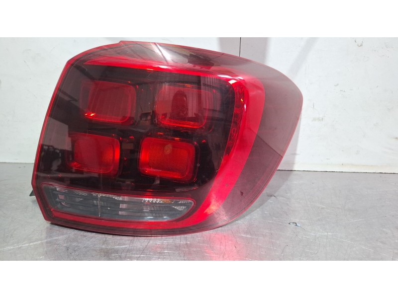 Recambio de piloto trasero derecho para dacia dacia sandero referencia OEM IAM 265506147R  