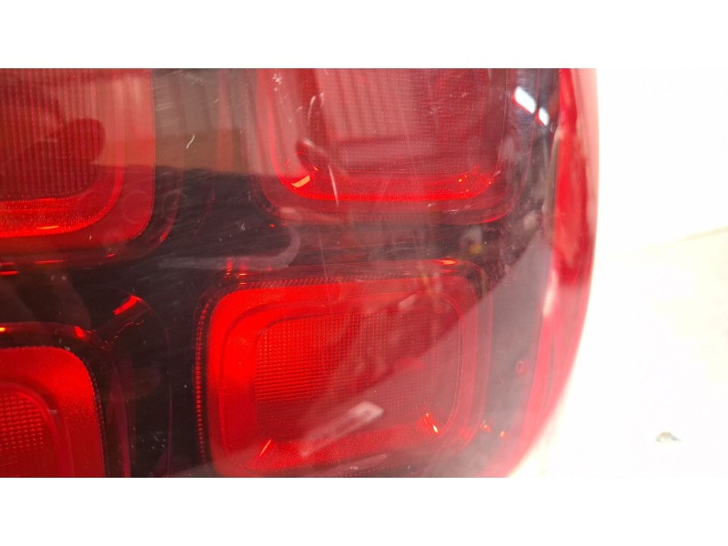 Recambio de piloto trasero derecho para dacia dacia sandero referencia OEM IAM 265506147R  