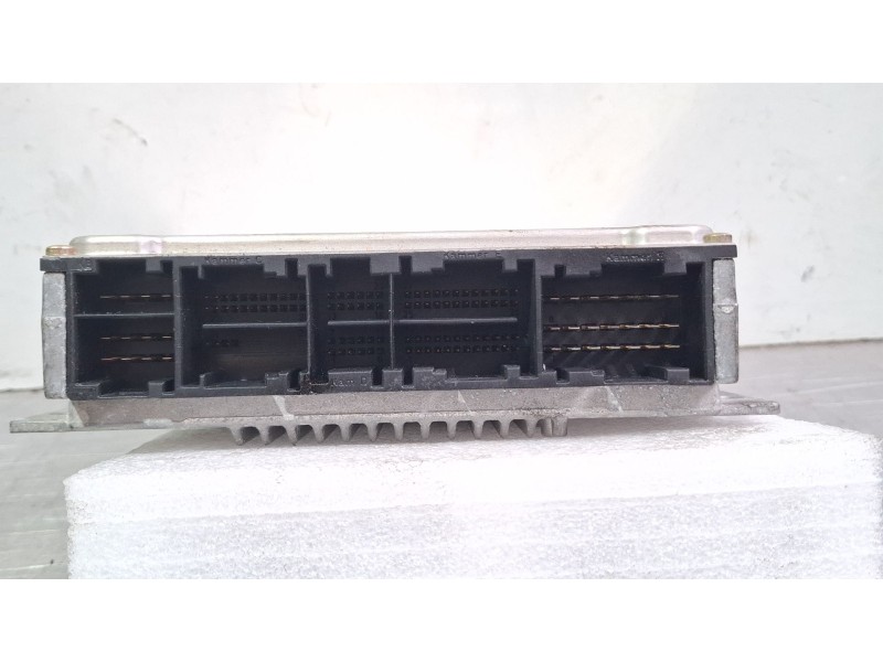 Recambio de centralita motor para mercedes-benz c200 referencia OEM IAM 0261206305 / A0265451032  