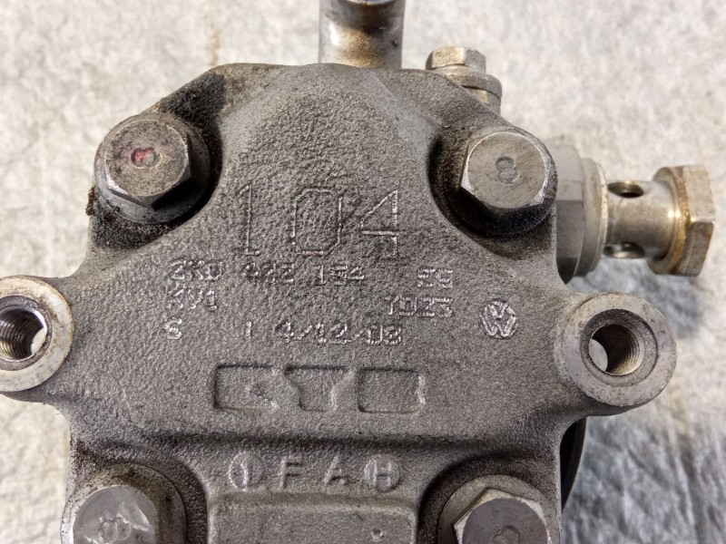 Recambio de bomba direccion asistida para volkswagen caddy referencia OEM IAM 2K0422154  