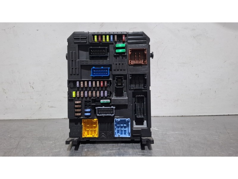 Recambio de caja reles / fusibles para peugeot 308 referencia OEM IAM 9819851280  
