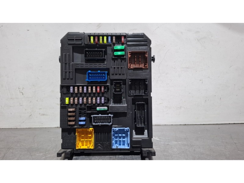 Recambio de caja reles / fusibles para peugeot 308 referencia OEM IAM 9819851280  