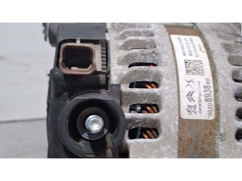 Recambio de alternador para peugeot 308 referencia OEM IAM 9820893880  
