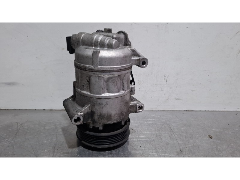 Recambio de compresor aire acondicionado para peugeot 308 referencia OEM IAM 982755218001  